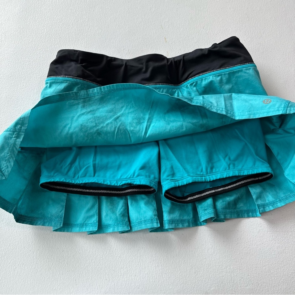 Lululemon Skirt Size 6 - Picture 7 of 7